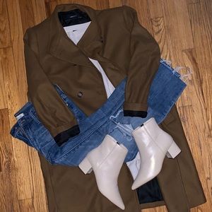 Zara’s Buttoned Coat
